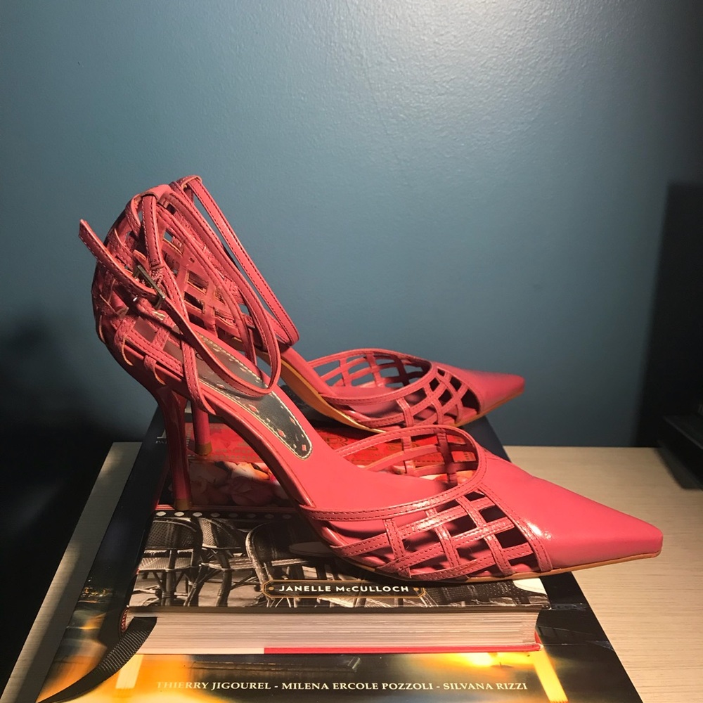 BCBGIRLS pink leather pointed toe cage heels 10